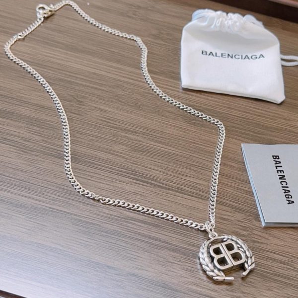réplica,joyas,joyería,1:1,replica,fake,lujo,barato Pendientes nuevos de Balenciaga