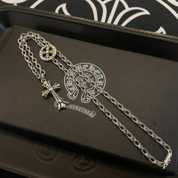 réplica,joyas,joyería,1:1,replica,fake,lujo,barato Collar con letras cruzadas redondas vintage de corazones cromados