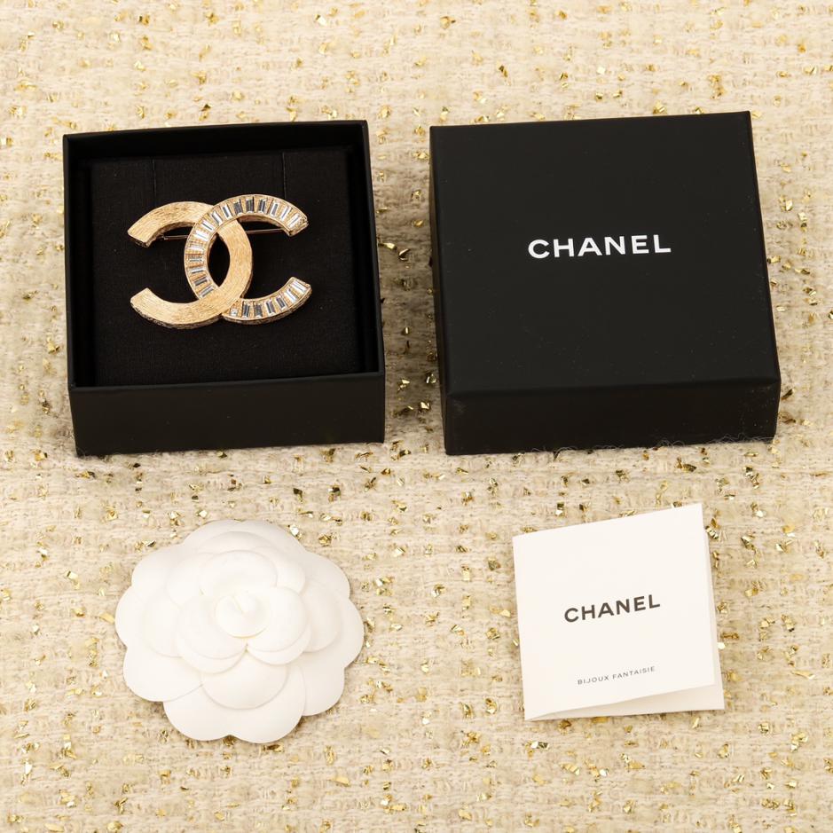 réplica,joyas,joyería,1:1,replica,fake,lujo,barato réplica,joyas,joyería,1:1,replica,fake,lujo,barato Broche largo con doble C de diamantes de Chanel