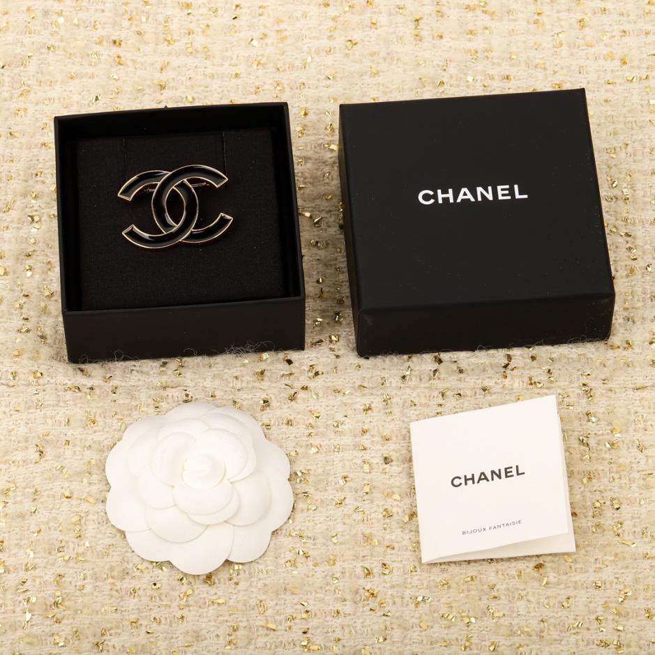 réplica,joyas,joyería,1:1,replica,fake,lujo,barato réplica,joyas,joyería,1:1,replica,fake,lujo,barato Broche Chanel esmaltado negro