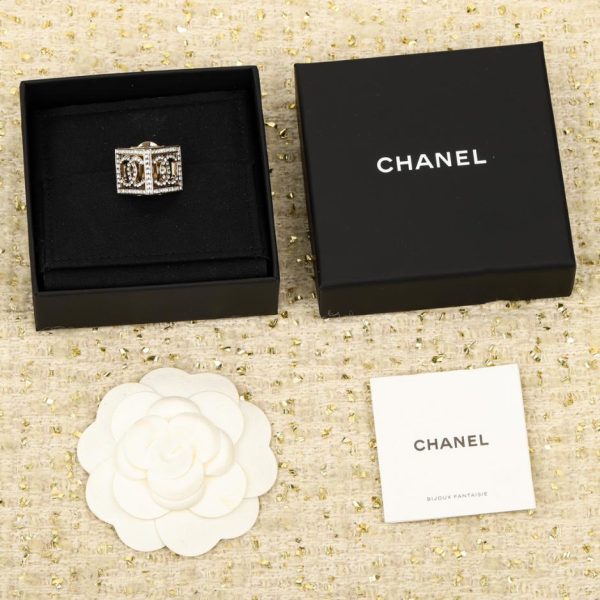 réplica,joyas,joyería,1:1,replica,fake,lujo,barato Broche doble c con diamantes y triángulo de Chanel