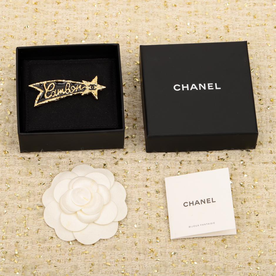 réplica,joyas,joyería,1:1,replica,fake,lujo,barato réplica,joyas,joyería,1:1,replica,fake,lujo,barato Broche Chanel con estrella de lava y letras en oro negro