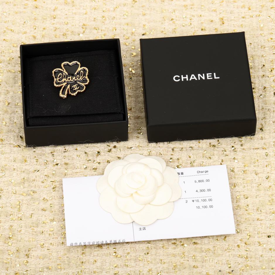 réplica,joyas,joyería,1:1,replica,fake,lujo,barato réplica,joyas,joyería,1:1,replica,fake,lujo,barato Broche Chanel con trébol de cuatro hojas