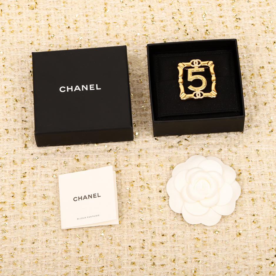 réplica,joyas,joyería,1:1,replica,fake,lujo,barato réplica,joyas,joyería,1:1,replica,fake,lujo,barato Broche hueco cuadrado de 5 palabras Chanel