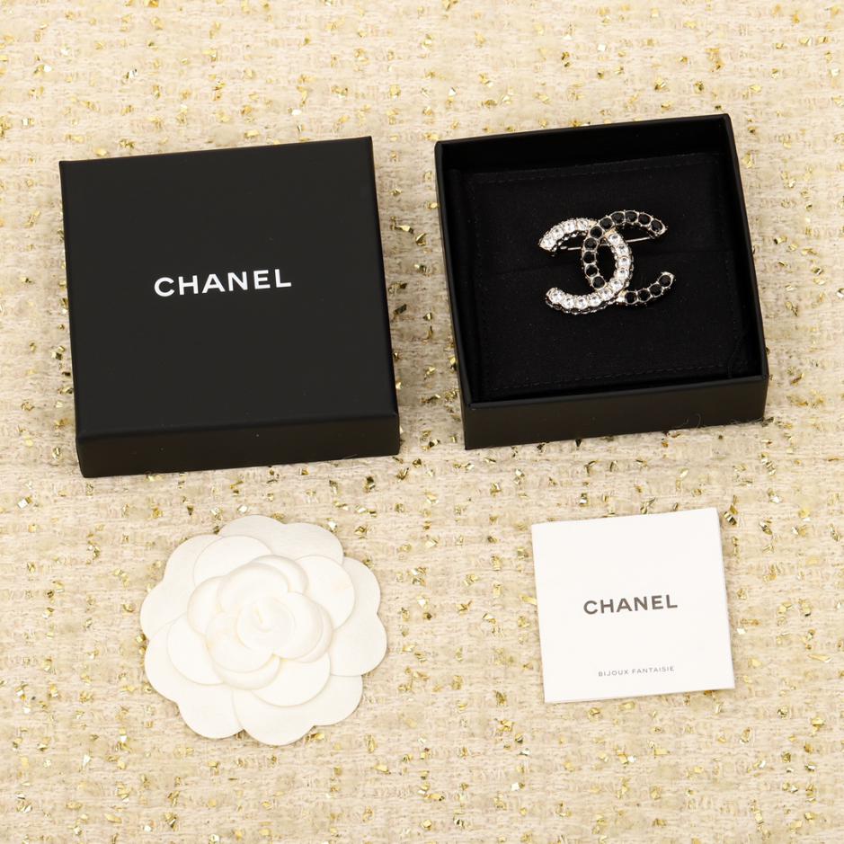 réplica,joyas,joyería,1:1,replica,fake,lujo,barato réplica,joyas,joyería,1:1,replica,fake,lujo,barato Broche Chanel doble c