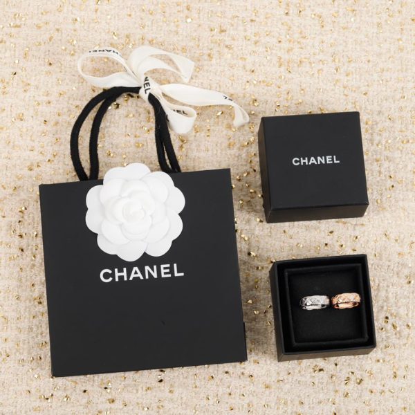 réplica,joyas,joyería,1:1,replica,fake,lujo,barato Anillo Chanel mediano con diamantes.