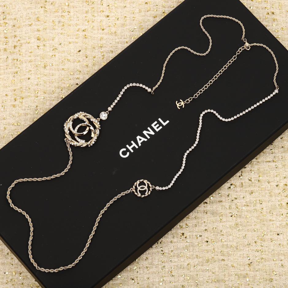 réplica,joyas,joyería,1:1,replica,fake,lujo,barato réplica,joyas,joyería,1:1,replica,fake,lujo,barato Cadena de suéter con doble C con patrón de botones Chanel