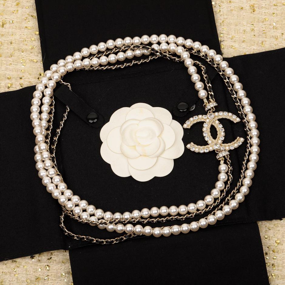 réplica,joyas,joyería,1:1,replica,fake,lujo,barato réplica,joyas,joyería,1:1,replica,fake,lujo,barato Cadena de suéter de perlas con cadena de cuero Chanel