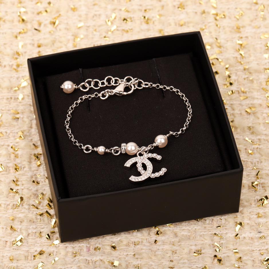 réplica,joyas,joyería,1:1,replica,fake,lujo,barato réplica,joyas,joyería,1:1,replica,fake,lujo,barato Pulsera Chanel con cuentas de flores y diamantes redondos