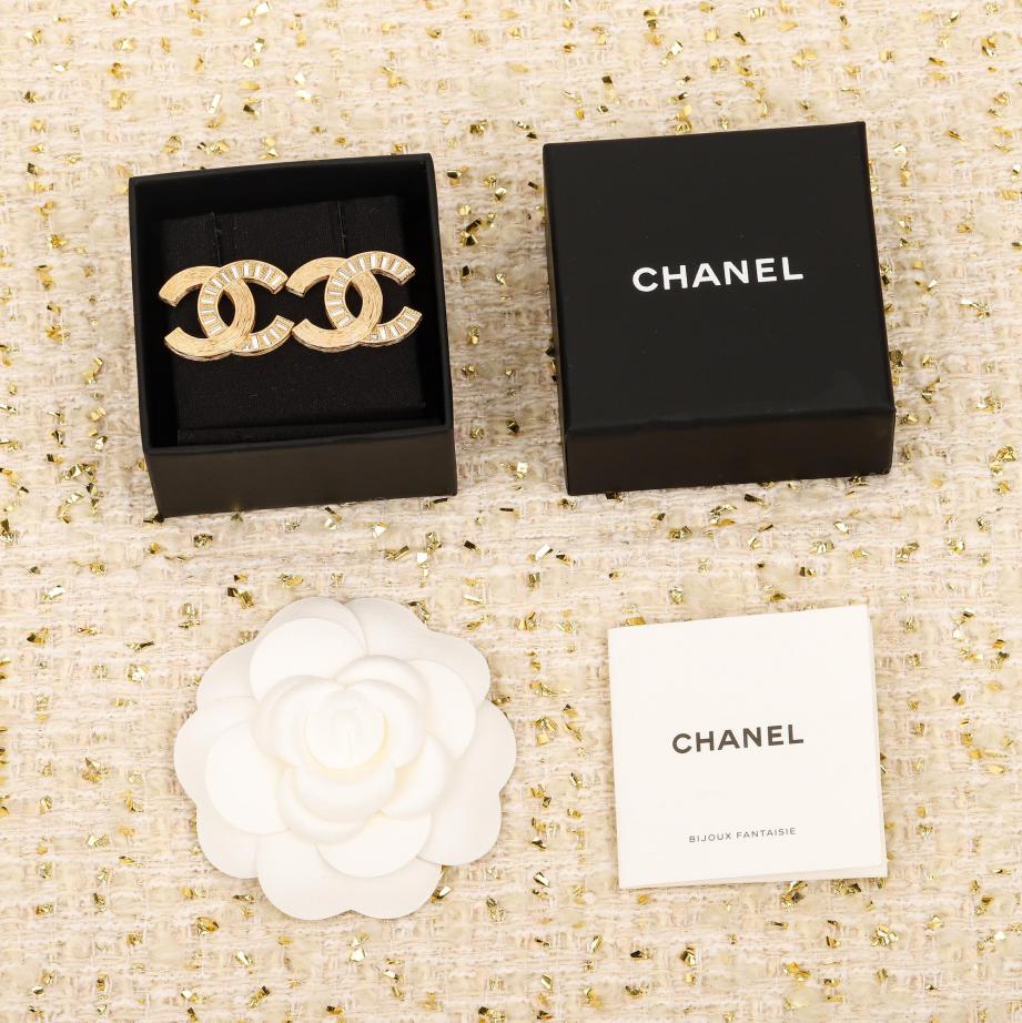 réplica,joyas,joyería,1:1,replica,fake,lujo,barato réplica,joyas,joyería,1:1,replica,fake,lujo,barato Pendientes largos con doble c de diamantes cepillados y largos de Chanel