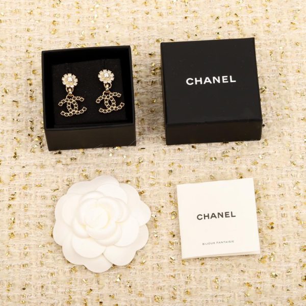 réplica,joyas,joyería,1:1,replica,fake,lujo,barato Pendientes Chanel con flor de perlas y diamantes negros con doble C