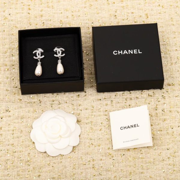 réplica,joyas,joyería,1:1,replica,fake,lujo,barato Pendientes de perlas colgantes cosidos con diamantes de imitación de Chanel