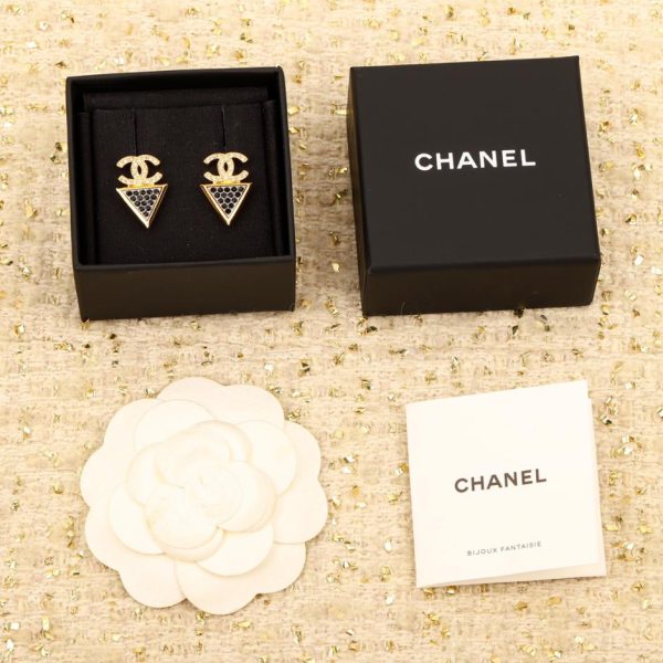 réplica,joyas,joyería,1:1,replica,fake,lujo,barato Pendientes Chanel con triángulo doble C y diamantes negros.