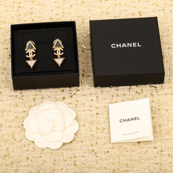 réplica,joyas,joyería,1:1,replica,fake,lujo,barato Pendientes de diamantes blancos y negros con triángulo doble c de Chanel