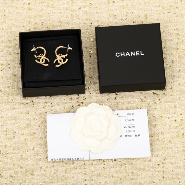 réplica,joyas,joyería,1:1,replica,fake,lujo,barato Pendientes Chanel con doble C en relieve