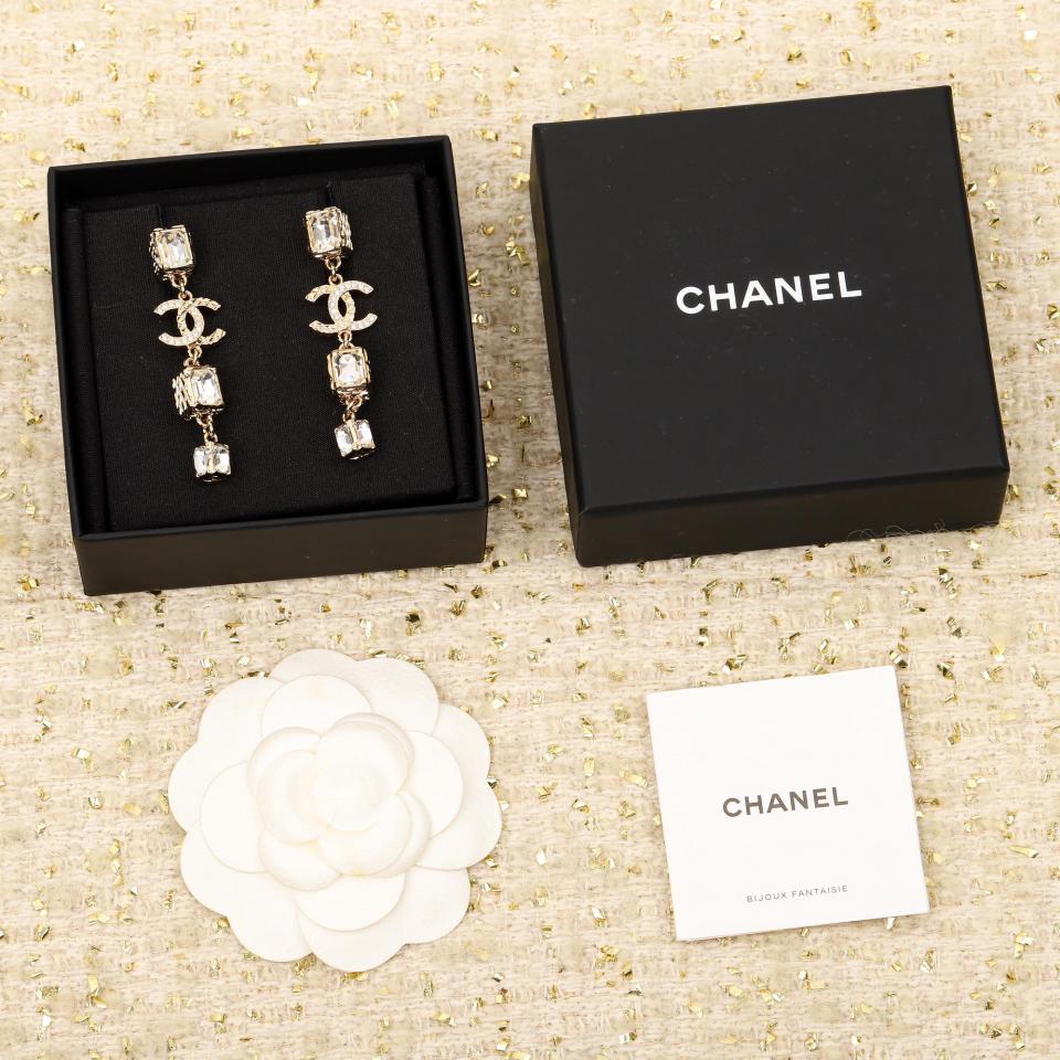 réplica,joyas,joyería,1:1,replica,fake,lujo,barato réplica,joyas,joyería,1:1,replica,fake,lujo,barato Pendientes Chanel con diamantes y doble C.