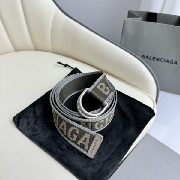 réplica,joyas,joyería,1:1,replica,fake,lujo,barato Las nuevas correas de Balenciaga