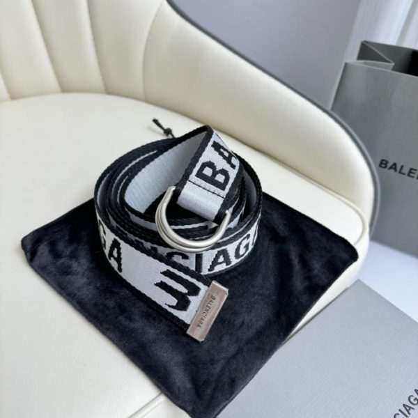 réplica,joyas,joyería,1:1,replica,fake,lujo,barato Las nuevas correas de Balenciaga