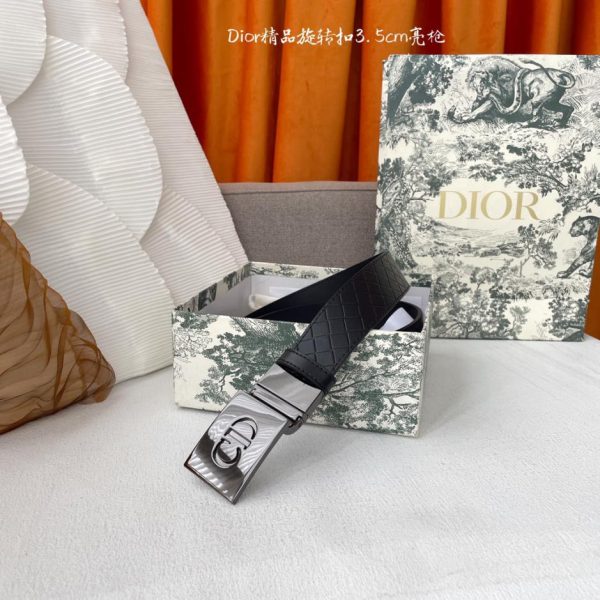 réplica,joyas,joyería,1:1,replica,fake,lujo,barato El nuevo modelo masculino de Dior mide 3,5 cm de ancho