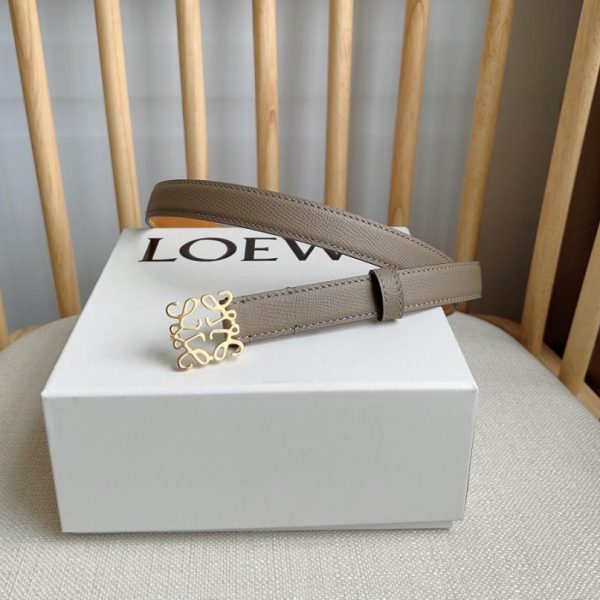réplica,joyas,joyería,1:1,replica,fake,lujo,barato El último cinturón del mostrador LOEWE mide 2,0 cm de ancho.