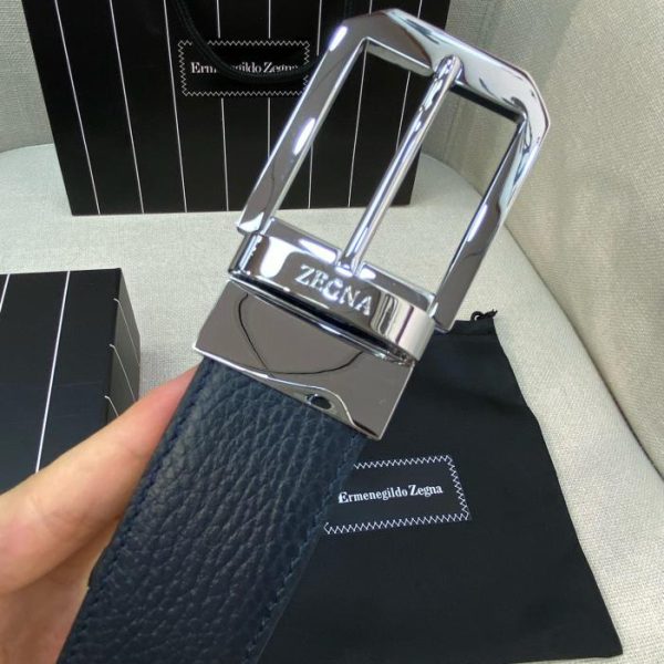 réplica,joyas,joyería,1:1,replica,fake,lujo,barato La hebilla Zegna es reversible.