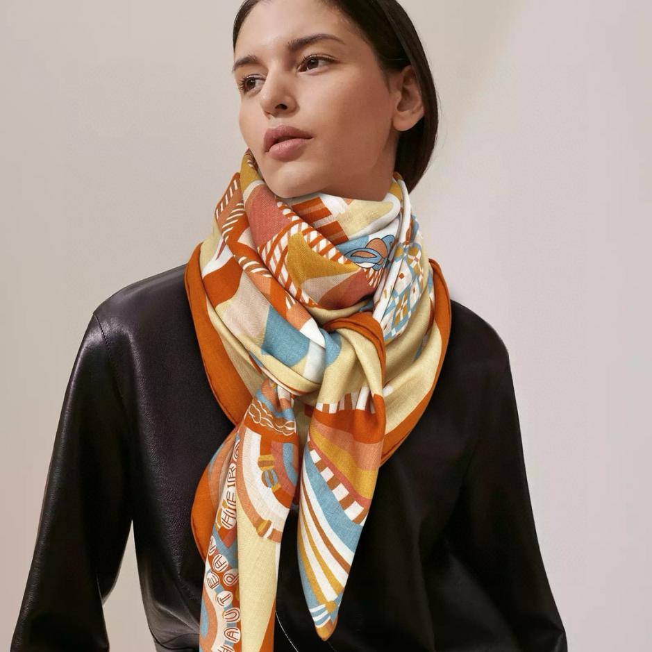 réplica,joyas,joyería,1:1,replica,fake,lujo,barato réplica,joyas,joyería,1:1,replica,fake,lujo,barato Pañuelo cuadrado Hermes de cachemira de doble cara del mismo color