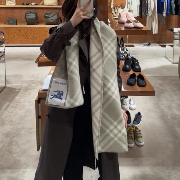 réplica,joyas,joyería,1:1,replica,fake,lujo,barato Bufanda Burberry en mezcla de cachemira y lana
