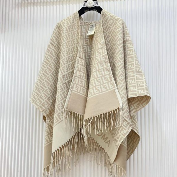 réplica,joyas,joyería,1:1,replica,fake,lujo,barato capa de lana con elemento de letra FF