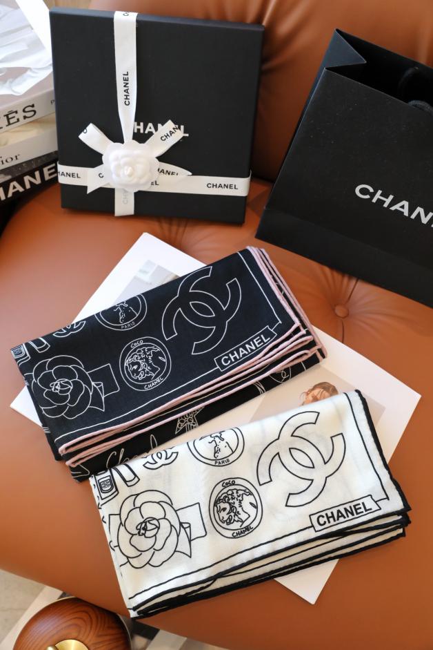 réplica,joyas,joyería,1:1,replica,fake,lujo,barato réplica,joyas,joyería,1:1,replica,fake,lujo,barato Bufanda cuadrada Chanel de cachemira y seda