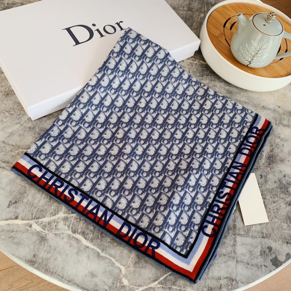 réplica,joyas,joyería,1:1,replica,fake,lujo,barato réplica,joyas,joyería,1:1,replica,fake,lujo,barato Pañuelo cuadrado Dior de terciopelo