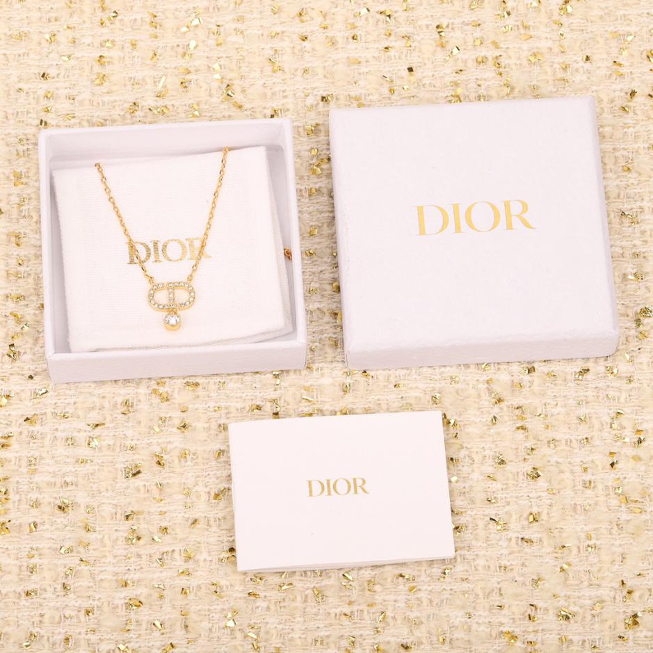 réplica,joyas,joyería,1:1,replica,fake,lujo,barato réplica,joyas,joyería,1:1,replica,fake,lujo,barato Collar Dior nuevo CD