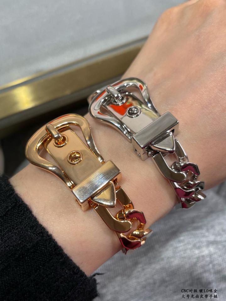réplica,joyas,joyería,1:1,replica,fake,lujo,barato réplica,joyas,joyería,1:1,replica,fake,lujo,barato Pulsera Hermes con cinturón grande y brillante