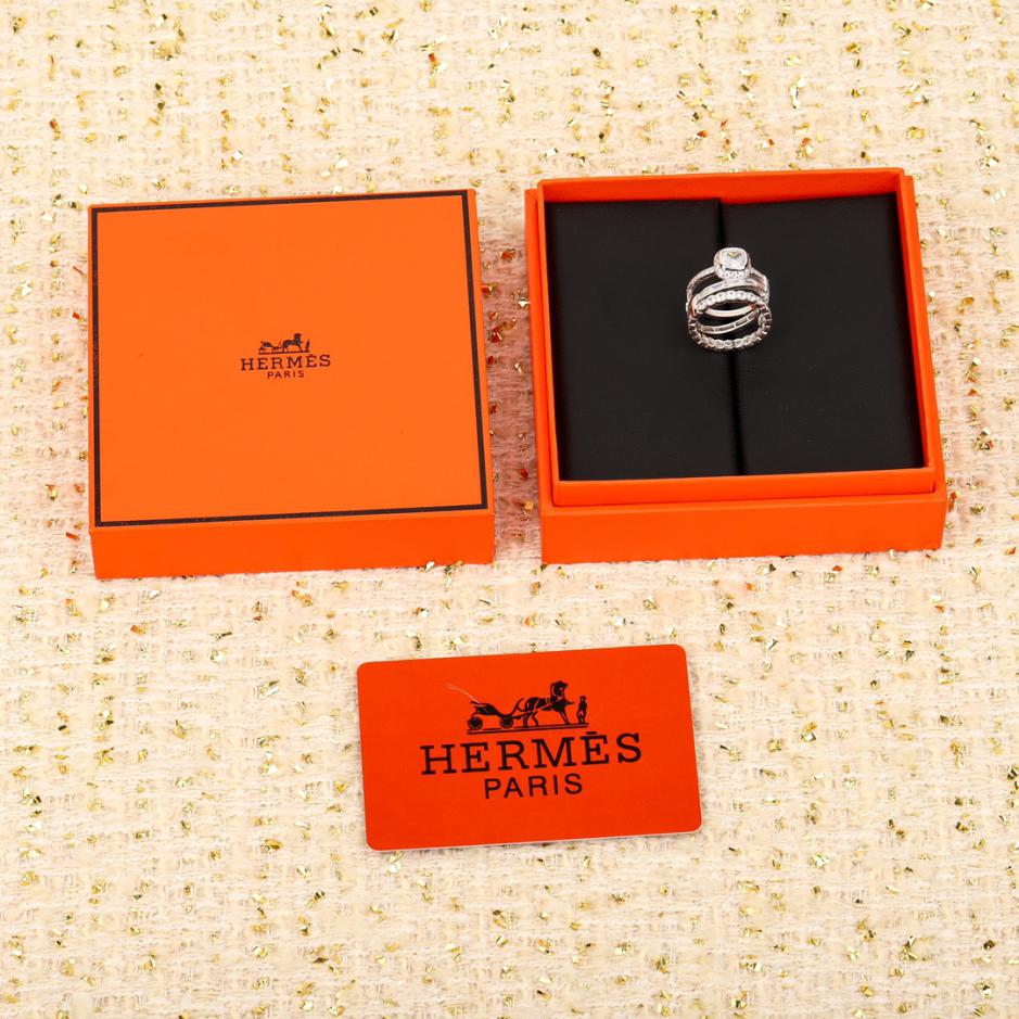 réplica,joyas,joyería,1:1,replica,fake,lujo,barato réplica,joyas,joyería,1:1,replica,fake,lujo,barato Anillo Hermes con nariz de cerdo y diamantes.