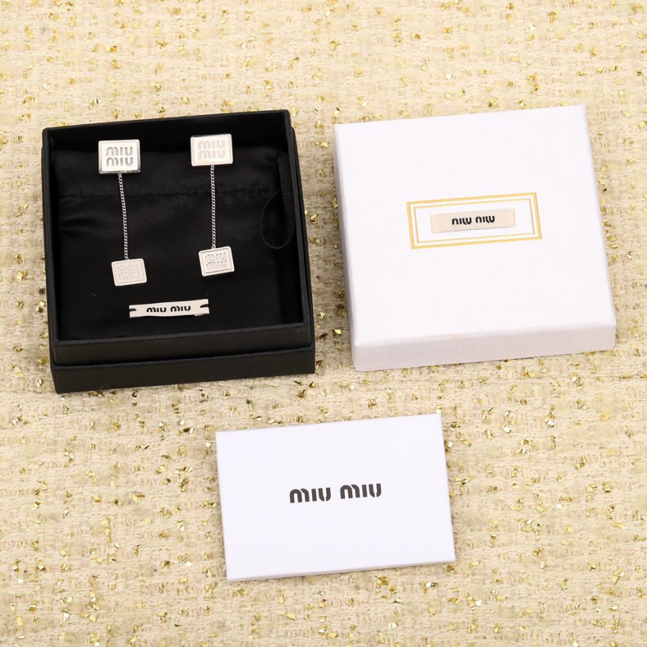 réplica,joyas,joyería,1:1,replica,fake,lujo,barato réplica,joyas,joyería,1:1,replica,fake,lujo,barato Pendientes cuadrados Miu Miu