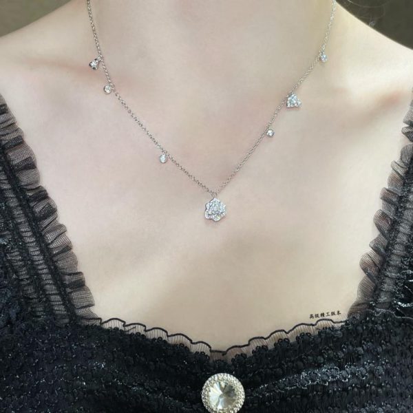réplica,joyas,joyería,1:1,replica,fake,lujo,barato Collar Piaget con flores y diamantes