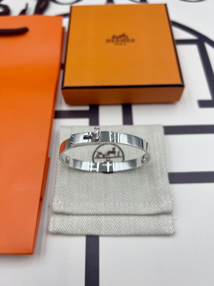 réplica,joyas,joyería,1:1,replica,fake,lujo,barato réplica,joyas,joyería,1:1,replica,fake,lujo,barato Pulsera Hermes Kelly con diamantes versión mejorada