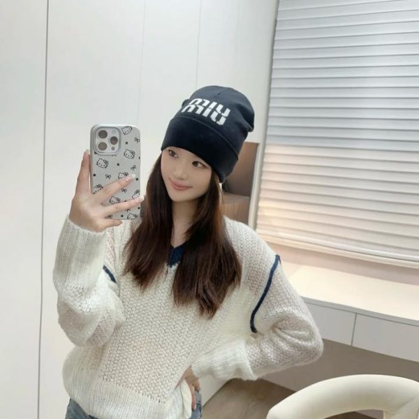 réplica,joyas,joyería,1:1,replica,fake,lujo,barato El último gorro de punto de lana de Fendi, unisex