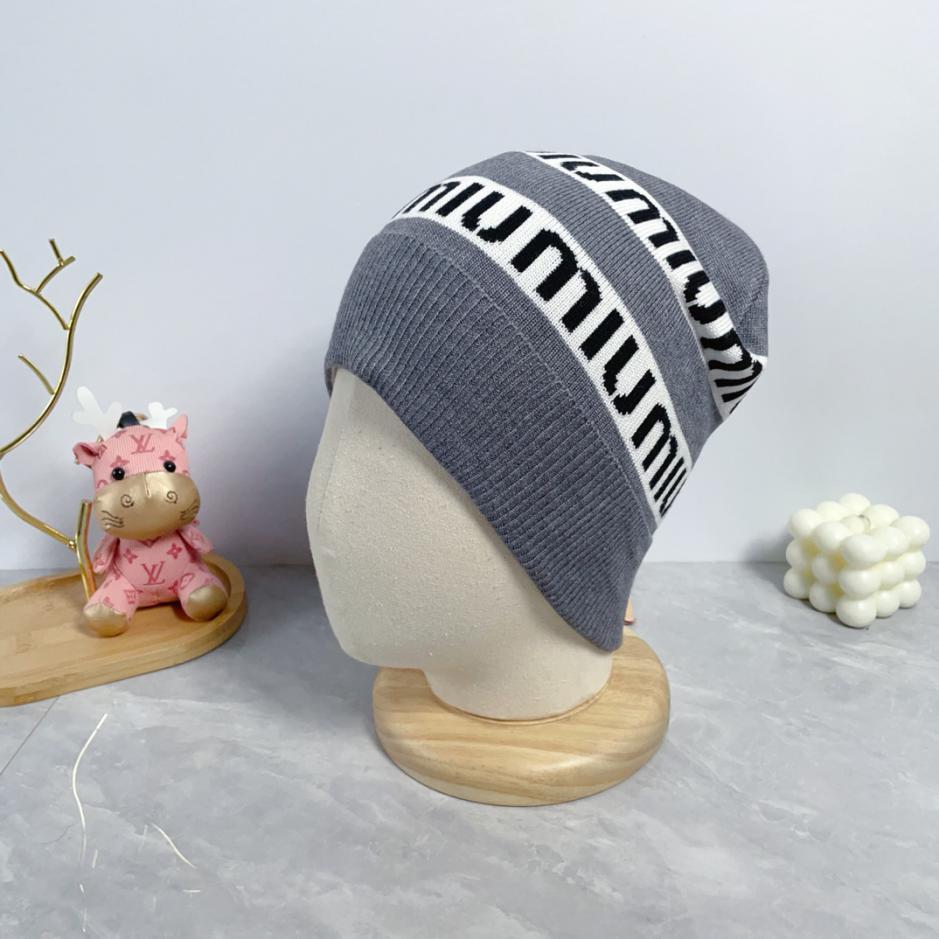 réplica,joyas,joyería,1:1,replica,fake,lujo,barato réplica,joyas,joyería,1:1,replica,fake,lujo,barato El último gorro de punto de lana de MiuMiu, unisex