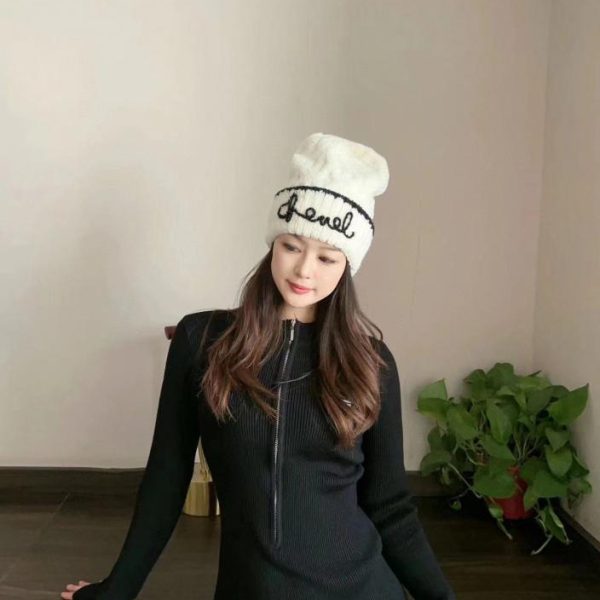 réplica,joyas,joyería,1:1,replica,fake,lujo,barato Gorro de lana Chanel otoño e invierno.