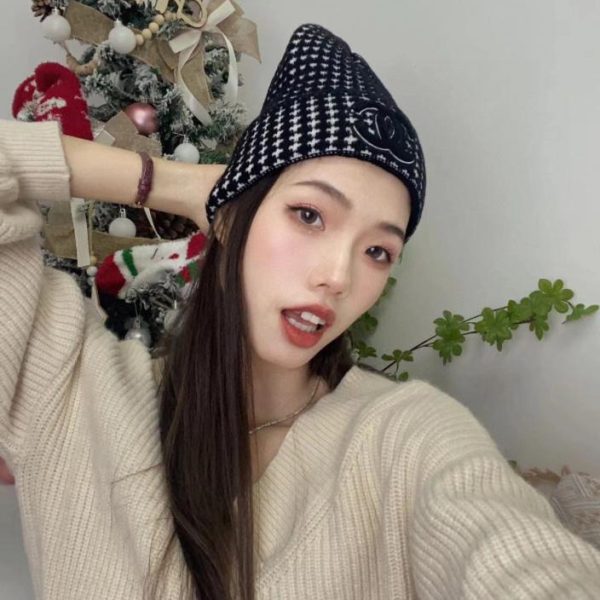 réplica,joyas,joyería,1:1,replica,fake,lujo,barato Gorro de lana Chanel otoño e invierno.