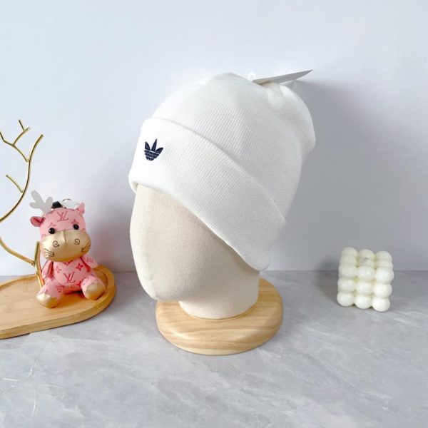 réplica,joyas,joyería,1:1,replica,fake,lujo,barato Gorro de punto de lana con logo bordado con letras Adidas, mismo estilo para hombres y mujeres