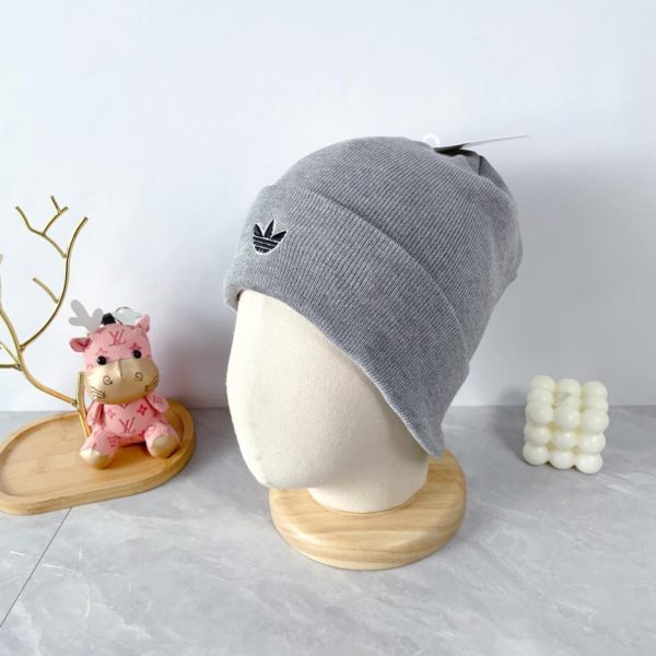 réplica,joyas,joyería,1:1,replica,fake,lujo,barato Gorro de punto de lana con logo bordado con letras Adidas, mismo estilo para hombres y mujeres