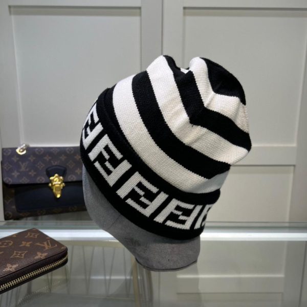 réplica,joyas,joyería,1:1,replica,fake,lujo,barato Gorro de punto Fendi para hombre y mujer.