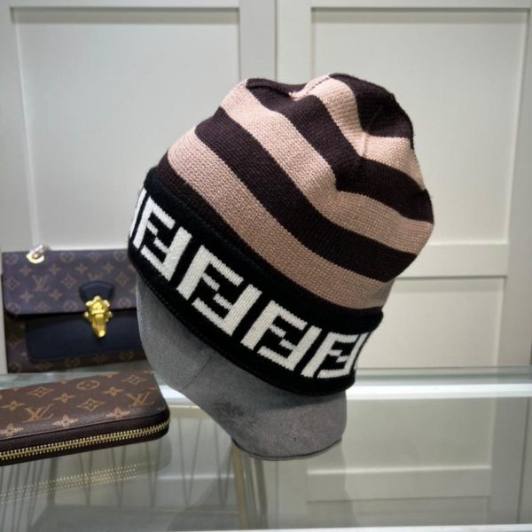 réplica,joyas,joyería,1:1,replica,fake,lujo,barato Gorro de punto Fendi para hombre y mujer.