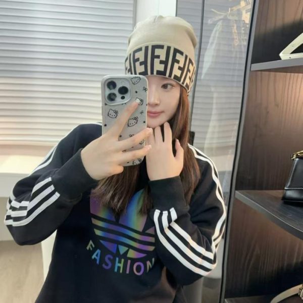 réplica,joyas,joyería,1:1,replica,fake,lujo,barato Gorro de punto Fendi para hombre y mujer.