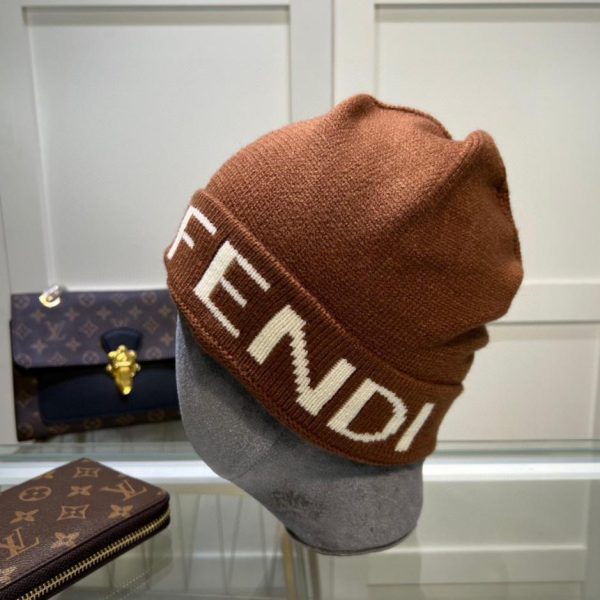 réplica,joyas,joyería,1:1,replica,fake,lujo,barato Gorro de punto Fendi para hombre y mujer.