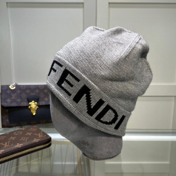 réplica,joyas,joyería,1:1,replica,fake,lujo,barato Gorro de punto Fendi para hombre y mujer.