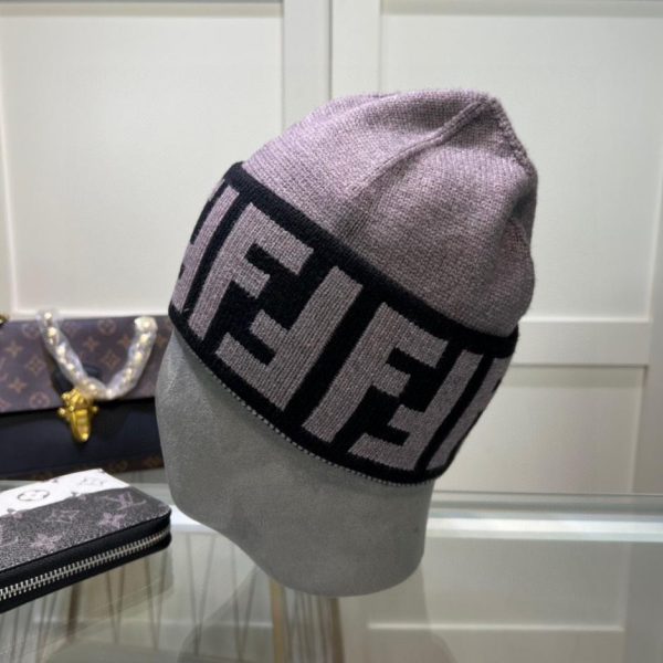 réplica,joyas,joyería,1:1,replica,fake,lujo,barato Gorro de punto Fendi para hombre y mujer.