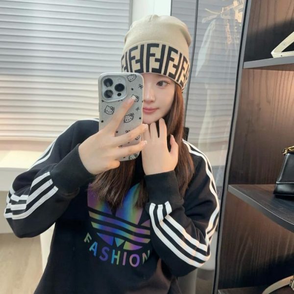réplica,joyas,joyería,1:1,replica,fake,lujo,barato El último gorro de punto de lana de Fendi, unisex
