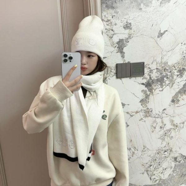 réplica,joyas,joyería,1:1,replica,fake,lujo,barato Conjunto clásico de gorro y bufanda de Louis Vuitton.